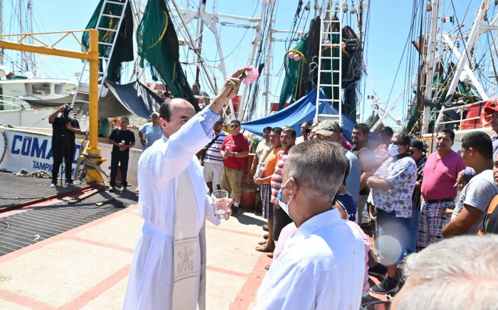 Bendicen a los camarones y piden abundante pesca a la Virgen del Carmen 